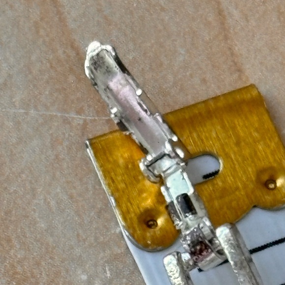 Avon 7 in bracelet/ silver tone/ fold over clasp / clear rhinestones - Picture 3 of 7